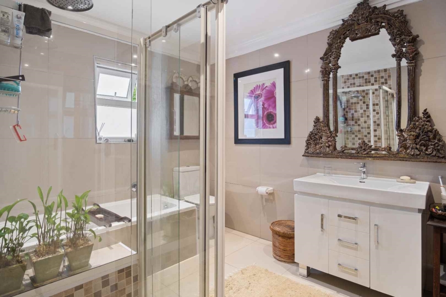 4 Bedroom Property for Sale in Oakhurst Estate Western Cape